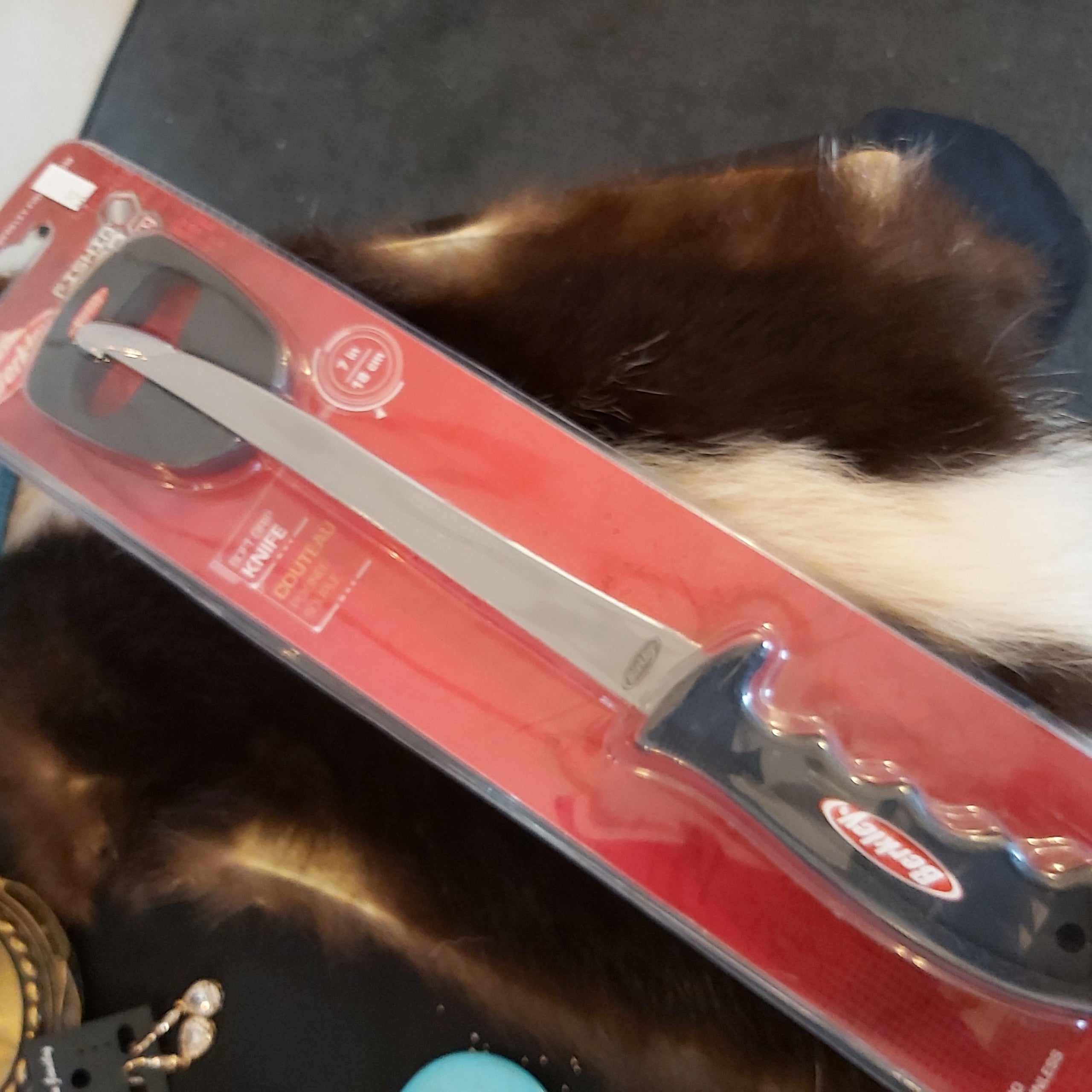 Filled knife Zinger Hunters Hideout